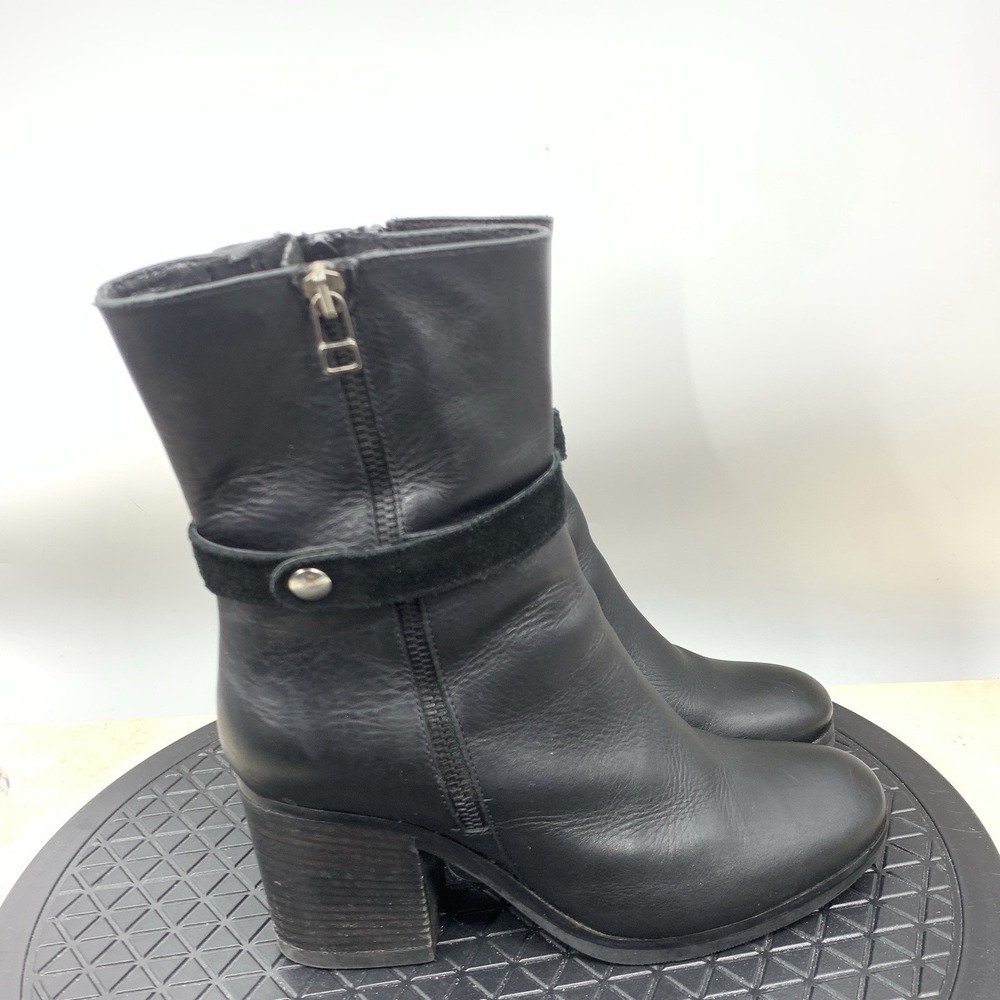 Coach And Four Boots Women Size 7 Shoes Black Leather Suede Heels Zip Booties